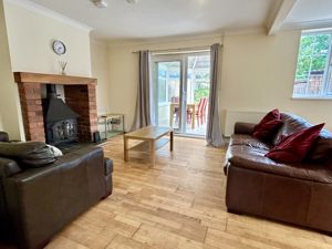 Lounge- click for photo gallery